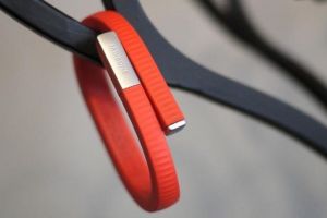 Jawbone up24智能手环如何？有什么功能？-1