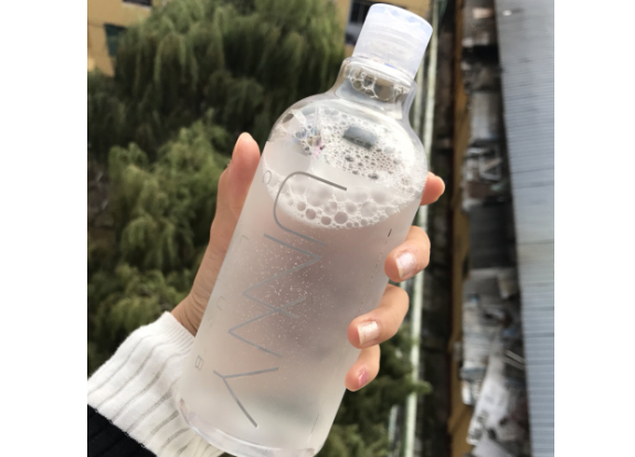 unny卸妆水使用感？卸妆能力好不好？