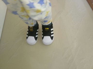 新入手的阿迪达斯童鞋 墙裂推荐给各位宝妈 新入手的阿迪达斯童鞋 墙裂推荐给各位宝妈