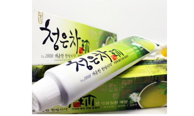 孕妇可以用普通的牙膏吗,孕妇牙膏和普通牙膏的区别。 孕妇可以用普通的牙膏吗,孕妇牙膏和普通牙膏的区别。