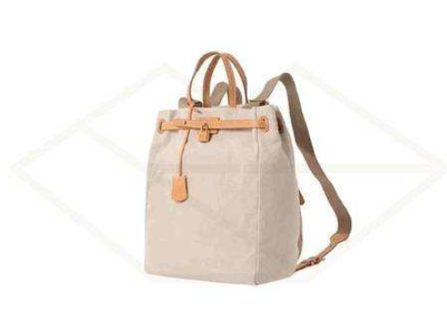 疯狂安利 实用又美丽的女士双肩包 疯狂安利 实用又美丽的女士双肩包