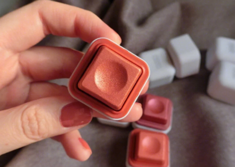 yesic魔方眼影试色分享 日常百搭非常nice yesic魔方眼影试色分享 日常百搭非常nice