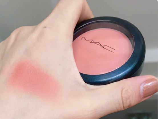 Mac的melba腮红使用分享 凸显少女感 Mac的melba腮红使用分享 凸显少女感