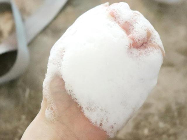 拉芳水光嘭嘭瓶洗发水评测 头发容易发油者的福音 拉芳水光嘭嘭瓶洗发水评测 头发容易发油者的福音