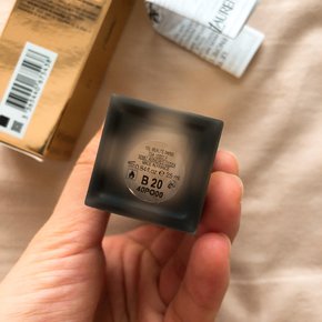 你只知道ysl超模粉底液吗?羽毛墨水粉底液更值得一试 你只知道ysl超模粉底液吗?羽毛墨水粉底液更值得一试