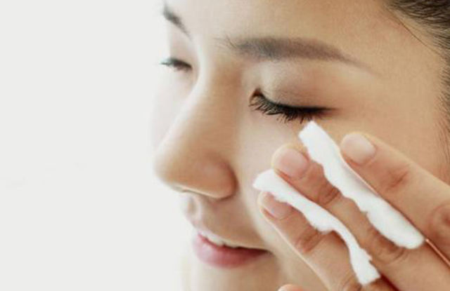 如何正确使用卸妆产品其实大有讲究 如何正确使用卸妆产品其实大有讲究