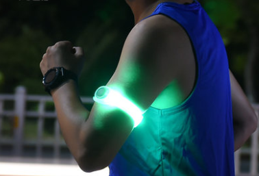 害怕跑步伤膝盖?这些跑步装备和方法你需要知道 害怕跑步伤膝盖?这些跑步装备和方法你需要知道