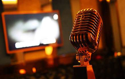 KTV唱歌为什么有时话筒会发出刺耳的啸叫声 KTV唱歌为什么有时话筒会发出刺耳的啸叫声