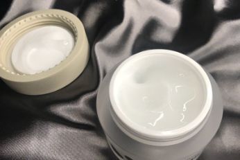 redearth是什么牌子？面霜成分里面有添加剂吗？-1
