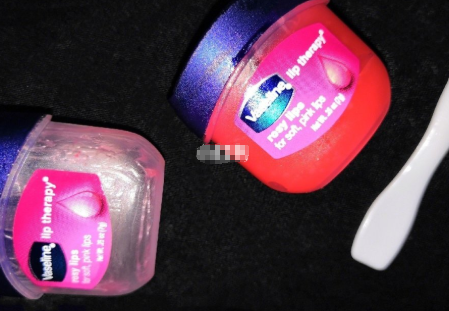 凡士林唇膜怎么使用？能改善唇色吗？