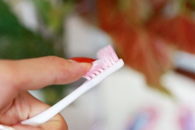 孕妇需要用专用牙刷吗？狮王细齿洁牙龈倍护牙刷推荐吗？-1