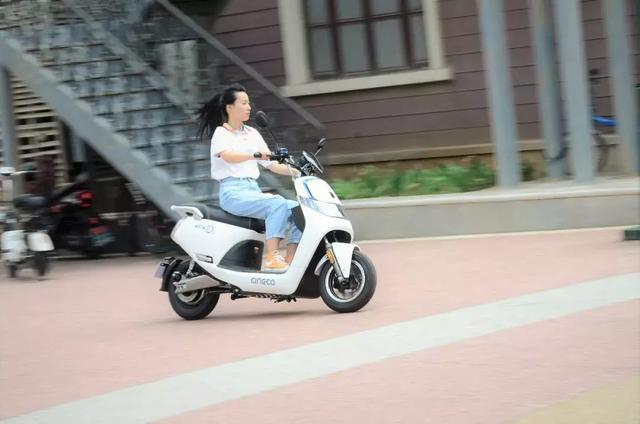 宗申电动摩托车森蓝评测,均速20续航可达100km,匀速40续航仅60k 宗申电动摩托车森蓝评测,均速20续航可达100km,匀速40续航仅60k