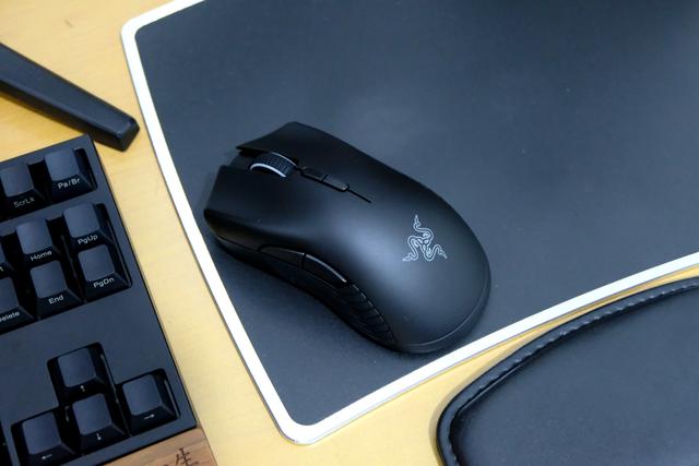 雷蛇曼巴眼镜蛇无线双模版 入手体验 雷蛇曼巴眼镜蛇无线双模版 入手体验