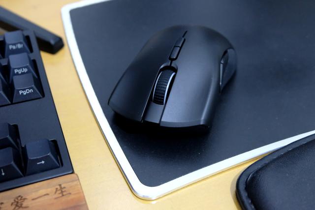 雷蛇曼巴眼镜蛇无线双模版 入手体验 雷蛇曼巴眼镜蛇无线双模版 入手体验