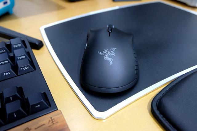 雷蛇曼巴眼镜蛇无线双模版 入手体验 雷蛇曼巴眼镜蛇无线双模版 入手体验