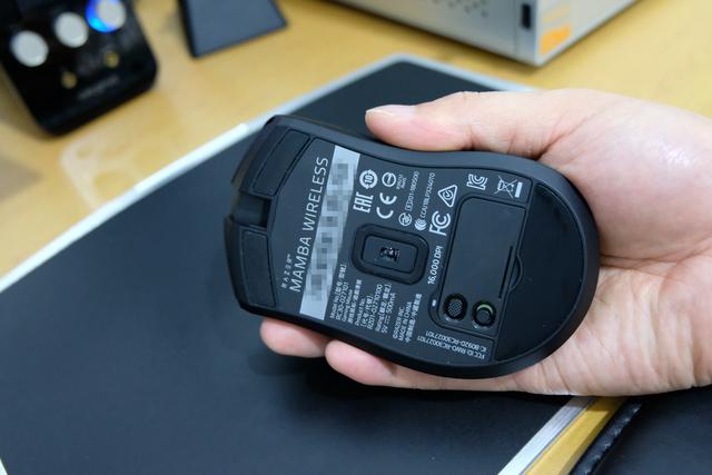 雷蛇曼巴眼镜蛇无线双模版 入手体验 雷蛇曼巴眼镜蛇无线双模版 入手体验