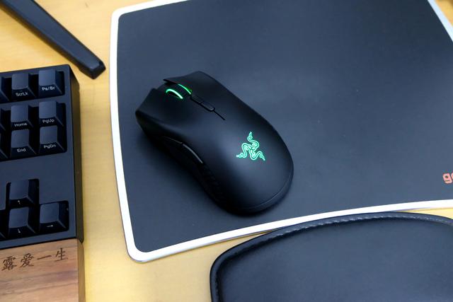 雷蛇曼巴眼镜蛇无线双模版 入手体验 雷蛇曼巴眼镜蛇无线双模版 入手体验