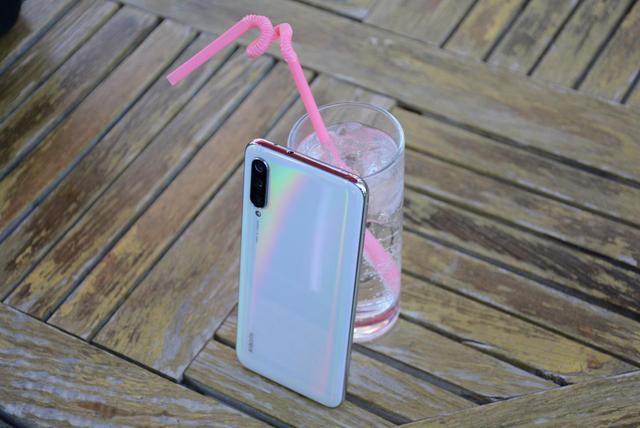 小米发布小屏精华版CC9e,搭载4030mAh电池,网友:1500元没能打 小米发布小屏精华版CC9e,搭载4030mAh电池,网友:1500元没能打