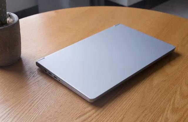 夏日办公别负重,超薄笔记本电脑伴你轻松出行 夏日办公别负重,超薄笔记本电脑伴你轻松出行