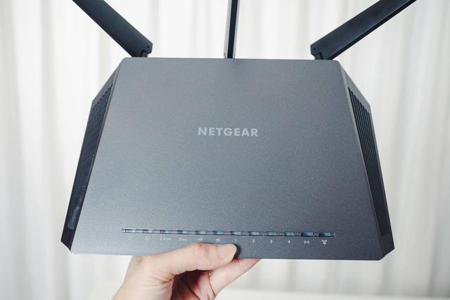 经典的「旗舰路由」，Netgear R7000 上手体验