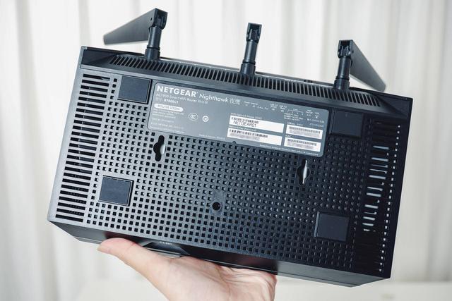 经典的「旗舰路由」,Netgear R7000 上手体验 经典的「旗舰路由」,Netgear R7000 上手体验