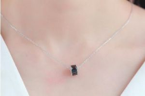 比较平价的项链品牌？谁能推荐几款女士项链品牌？-1