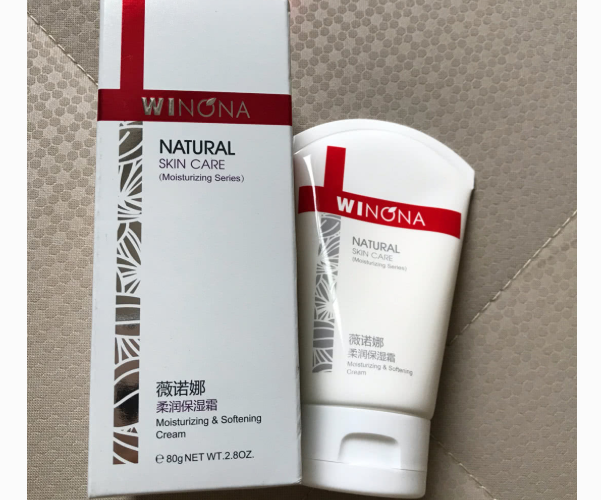 薇诺娜保湿霜的作用？后续上妆会搓泥吗？