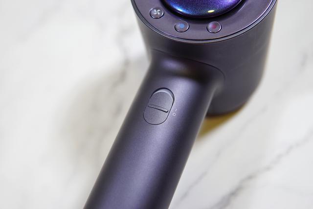 不靠高温靠风量,抛开热损伤干发体验:直白高速吹风机新品评测 不靠高温靠风量,抛开热损伤干发体验:直白高速吹风机新品评测