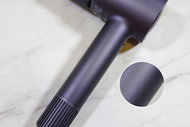 不靠高温靠风量,抛开热损伤干发体验:直白高速吹风机新品评测 不靠高温靠风量,抛开热损伤干发体验:直白高速吹风机新品评测