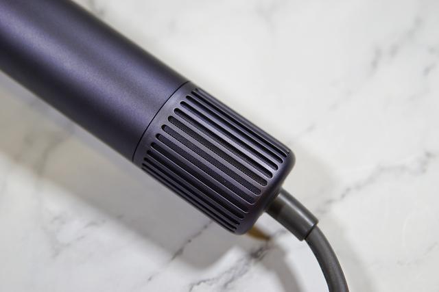 不靠高温靠风量,抛开热损伤干发体验:直白高速吹风机新品评测 不靠高温靠风量,抛开热损伤干发体验:直白高速吹风机新品评测