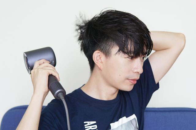 不靠高温靠风量,抛开热损伤干发体验:直白高速吹风机新品评测 不靠高温靠风量,抛开热损伤干发体验:直白高速吹风机新品评测