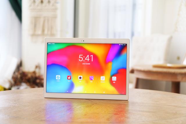 用手机追剧不过瘾?不妨试试这款国产10英寸平板 用手机追剧不过瘾?不妨试试这款国产10英寸平板