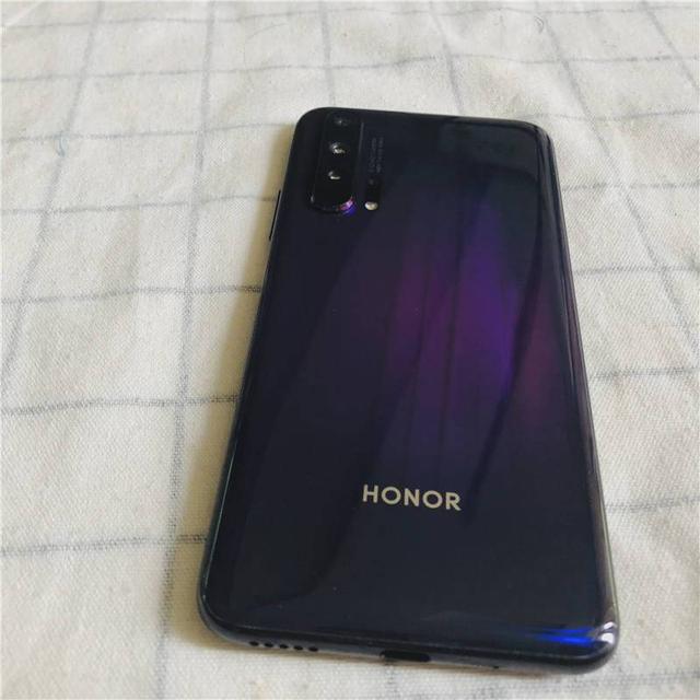 挖孔屏配侧面指纹,荣耀新旗舰:有没有能力挑战苹果? 挖孔屏配侧面指纹,荣耀新旗舰:有没有能力挑战苹果?