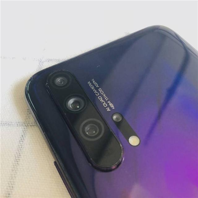 挖孔屏配侧面指纹,荣耀新旗舰:有没有能力挑战苹果? 挖孔屏配侧面指纹,荣耀新旗舰:有没有能力挑战苹果?