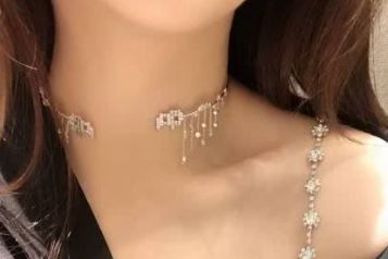 哪个牌子的锁骨链好看？谁能推荐一款高颜值的？-1