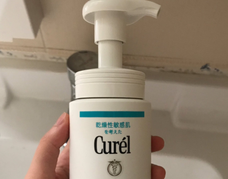 珂润氨基酸洗面奶测评?用完脸紧绷吗? 珂润氨基酸洗面奶测评?用完脸紧绷吗?