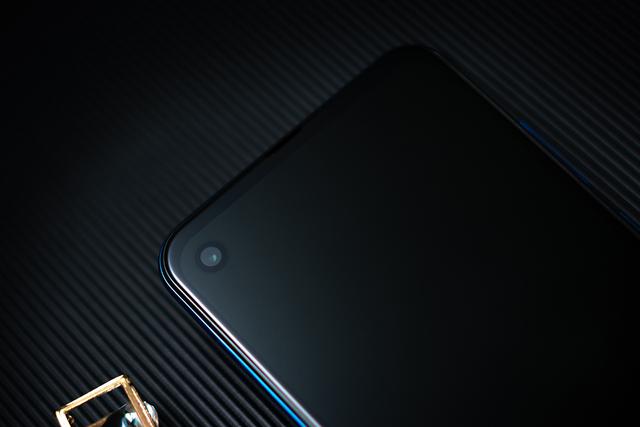 一块屏幕撑起半边天,看摩托罗拉P50如何找回自信 一块屏幕撑起半边天,看摩托罗拉P50如何找回自信