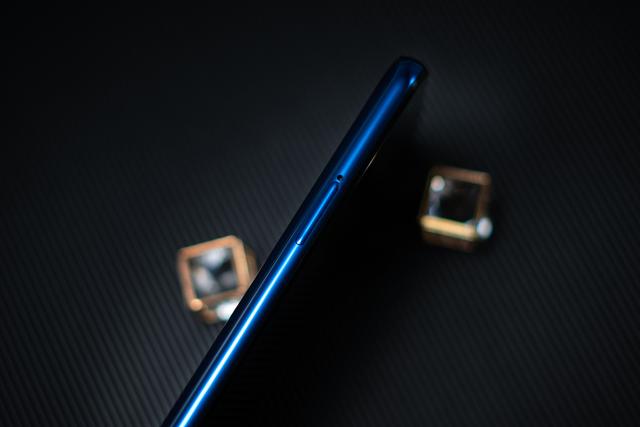 一块屏幕撑起半边天,看摩托罗拉P50如何找回自信 一块屏幕撑起半边天,看摩托罗拉P50如何找回自信