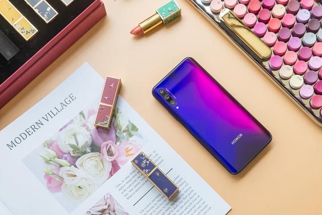 荣耀9X PRO秀出新花样,距旗舰巅峰就差一步了 荣耀9X PRO秀出新花样,距旗舰巅峰就差一步了