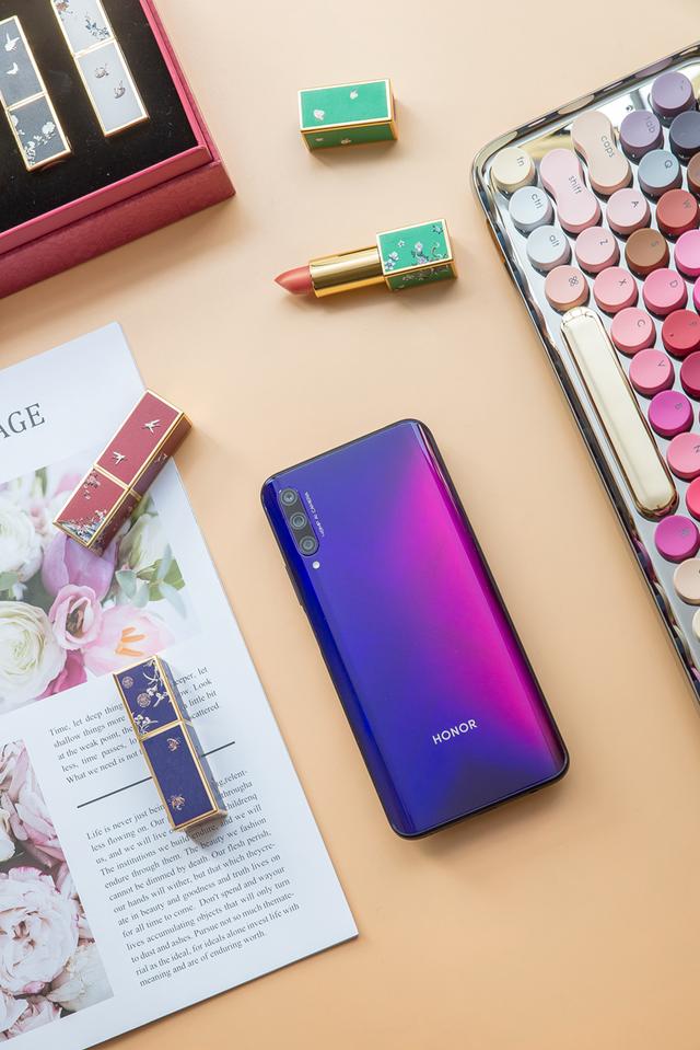 荣耀9X PRO秀出新花样,距旗舰巅峰就差一步了 荣耀9X PRO秀出新花样,距旗舰巅峰就差一步了