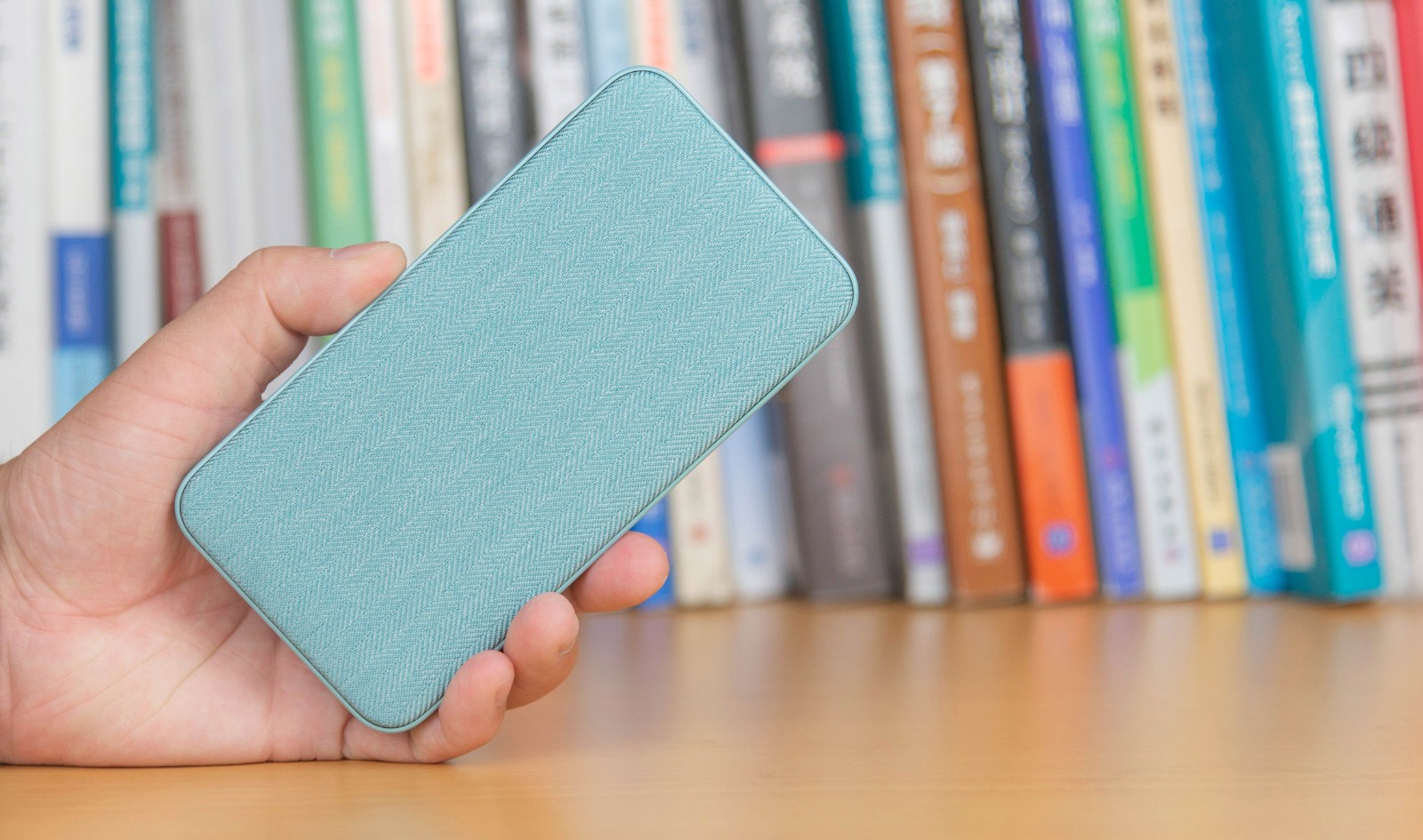 紫米新品移动电源,梦幻配色+双向快充,还可USB-C数据扩展 紫米新品移动电源,梦幻配色+双向快充,还可USB-C数据扩展