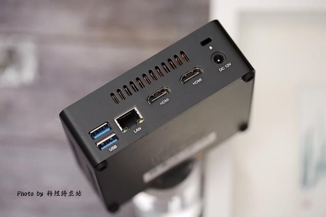 很惊奇:比电视盒子还要小的电脑性能这么给力,零刻EQ55 很惊奇:比电视盒子还要小的电脑性能这么给力,零刻EQ55