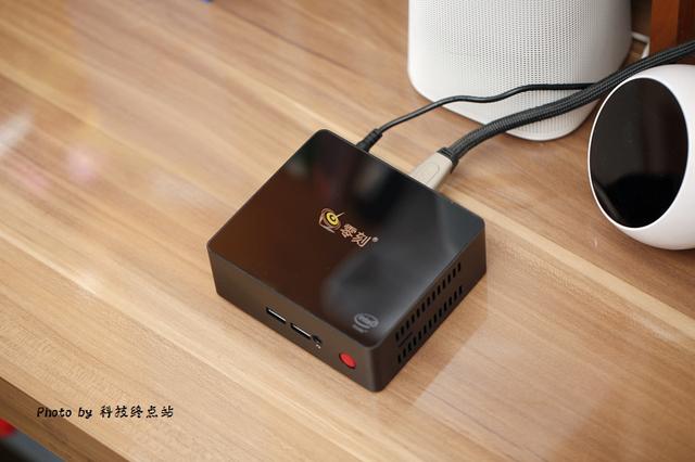 很惊奇:比电视盒子还要小的电脑性能这么给力,零刻EQ55 很惊奇:比电视盒子还要小的电脑性能这么给力,零刻EQ55