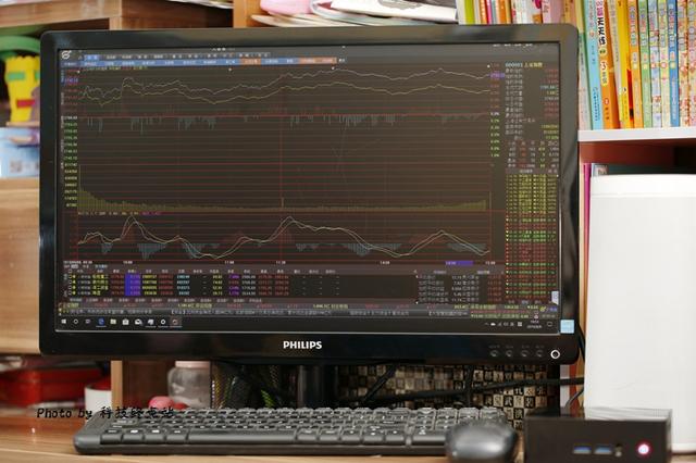 很惊奇:比电视盒子还要小的电脑性能这么给力,零刻EQ55 很惊奇:比电视盒子还要小的电脑性能这么给力,零刻EQ55