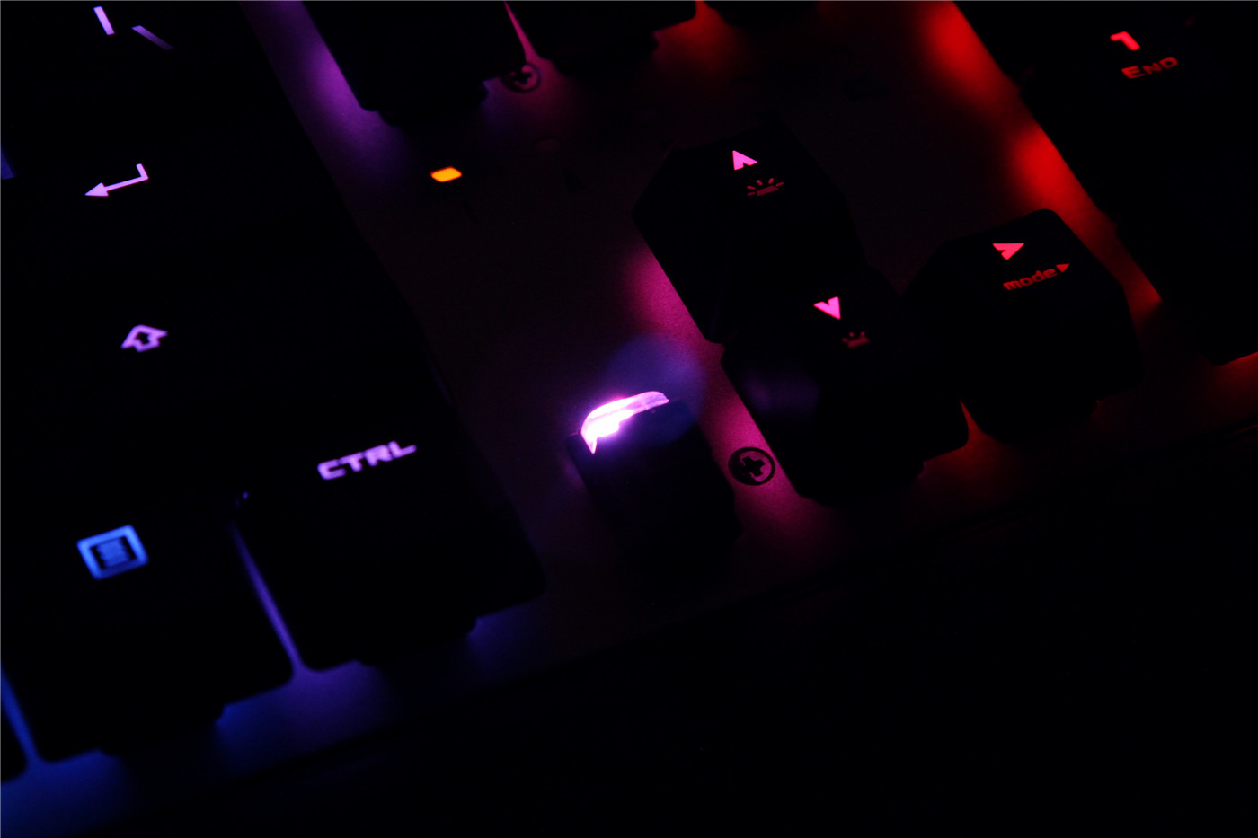 可在泥浆里翻滚的特工,华硕TUF GAMING K7光轴电竞键盘评测 可在泥浆里翻滚的特工,华硕TUF GAMING K7光轴电竞键盘评测