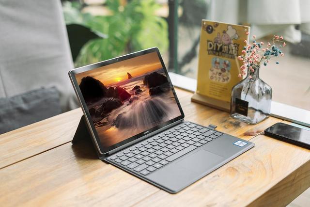 全新HUAWEI MateBook E:在地下停车场都能全时在线! 全新HUAWEI MateBook E:在地下停车场都能全时在线!