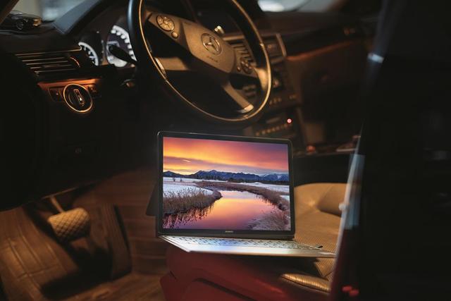 全新HUAWEI MateBook E:在地下停车场都能全时在线! 全新HUAWEI MateBook E:在地下停车场都能全时在线!