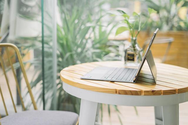 全新HUAWEI MateBook E:在地下停车场都能全时在线! 全新HUAWEI MateBook E:在地下停车场都能全时在线!