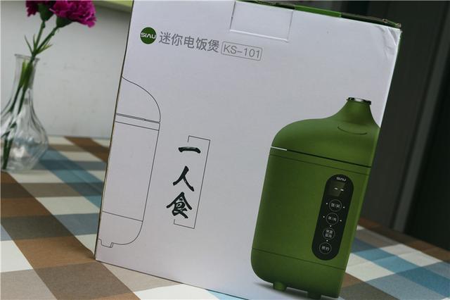 炖一锅莲藕玉米排骨汤,一个人的生活也可以丰富多彩 炖一锅莲藕玉米排骨汤,一个人的生活也可以丰富多彩