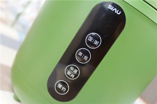 炖一锅莲藕玉米排骨汤,一个人的生活也可以丰富多彩 炖一锅莲藕玉米排骨汤,一个人的生活也可以丰富多彩